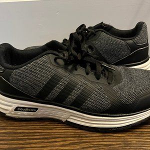 Adidas Cloud foam Sneakers, Women's size US 6